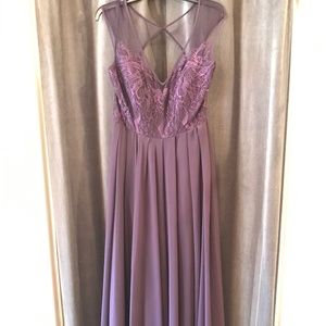 Hayley Paige 5750 Lace/Chiffon Dress in Plum Sz 10